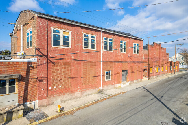 Building Photo - The Majestic Rental