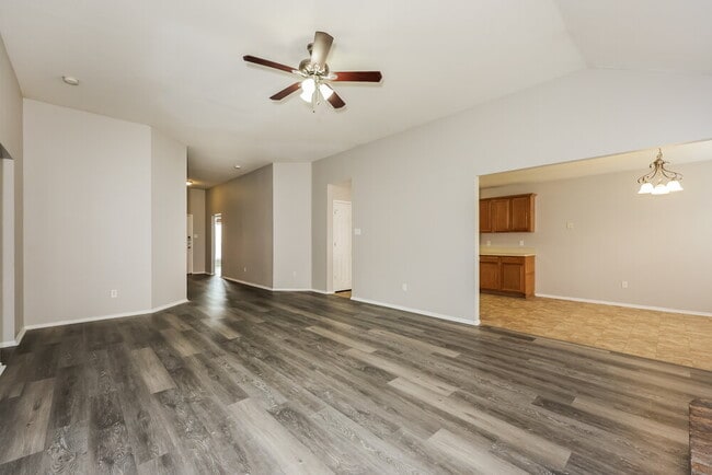 Photo - 5924 Firethorn Dr