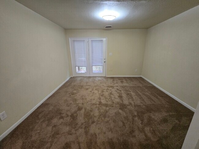 Photo - 3925 Keswick Pl