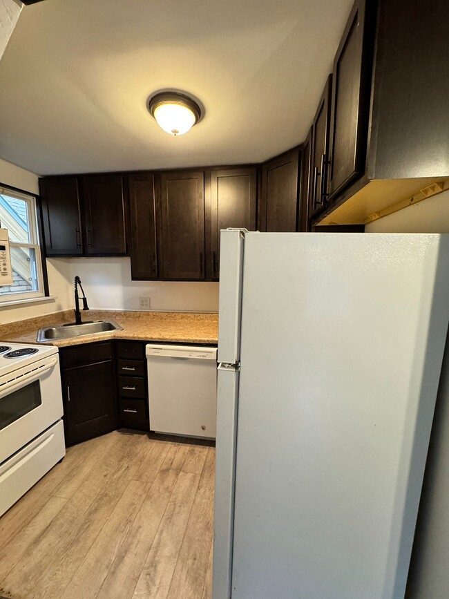 Photo - 303 Peebles St Unidad 3