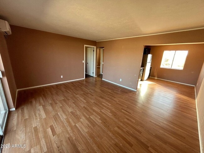 Photo - 1955 E 8th St Unidad 6