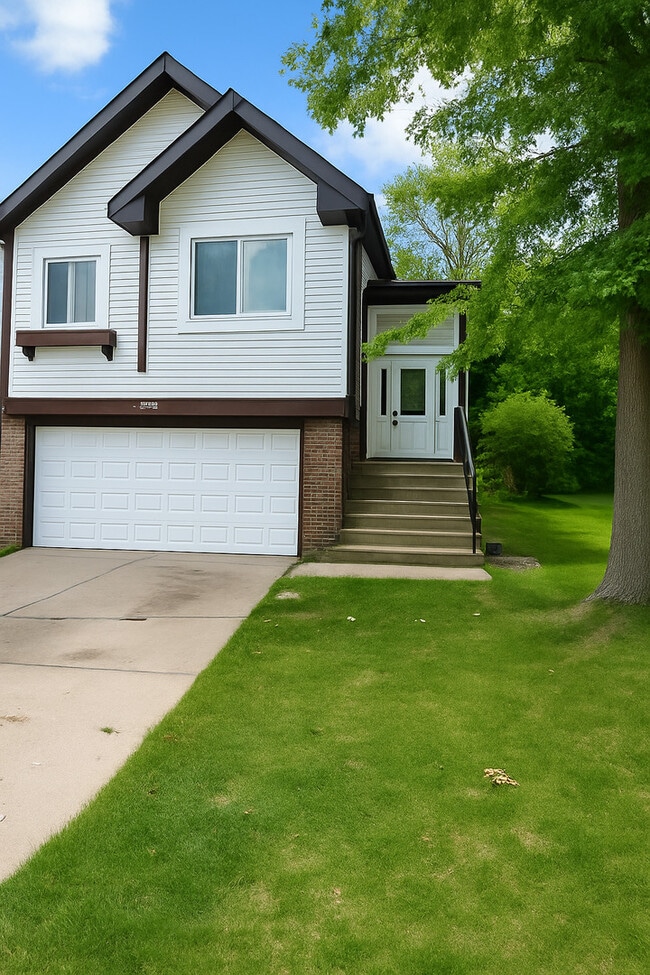 Building Photo - 1474 Chippewa Trail Rental