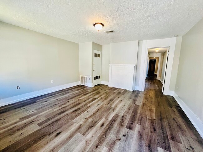 Photo - 2300 W Madison St