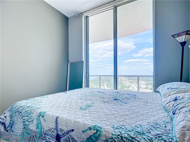 Photo - 3000 Oasis Grand Blvd