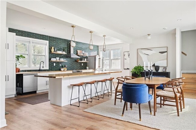Photo - 1291 Avon Ave SW
