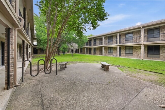 Photo - 1214 Baylor Ave
