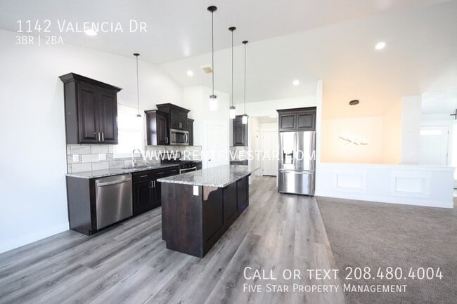 Photo - 1142 Valencia Dr