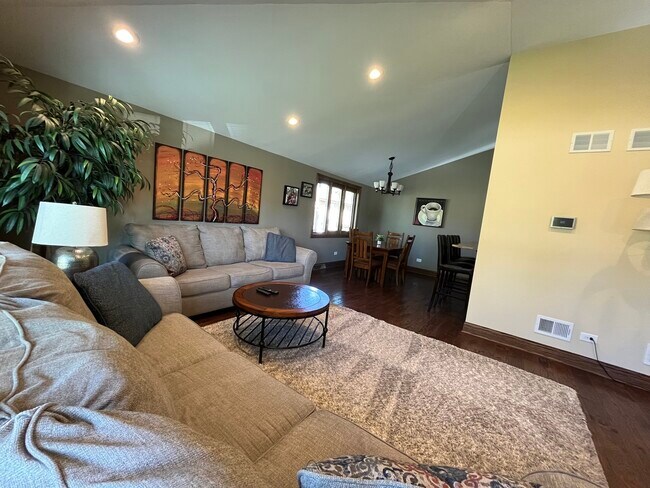 Photo - 8112 W 99th St