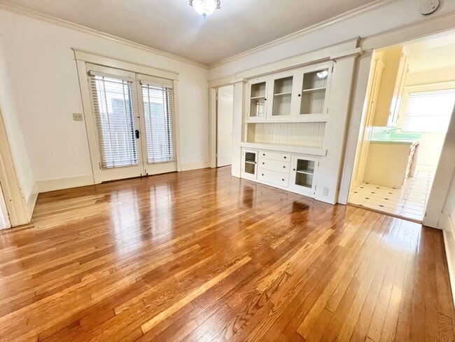 Photo - MOVE IN SPECIAL - Lower Level 1 Bedroom with Den/Office in Alamitos Beach Apartment Unit 1224 E 1st St