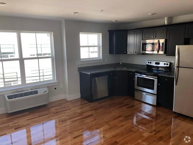 Building Photo - 134 Sussex Ave Unit 307 Rental