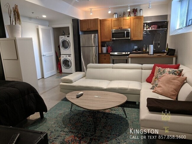 Building Photo - 26 Sunnyside St Unit 3R