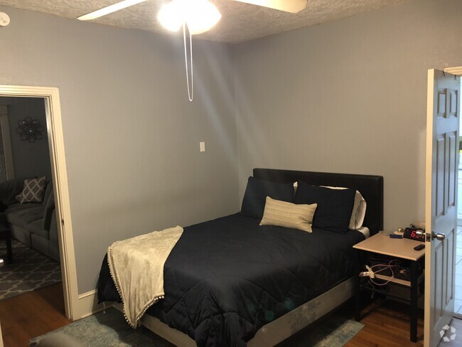 Building Photo - 649 /651 Woodward St. Unit 649 Rental