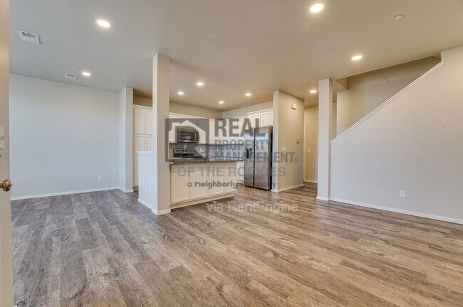 Photo - 302 Skyraider Way