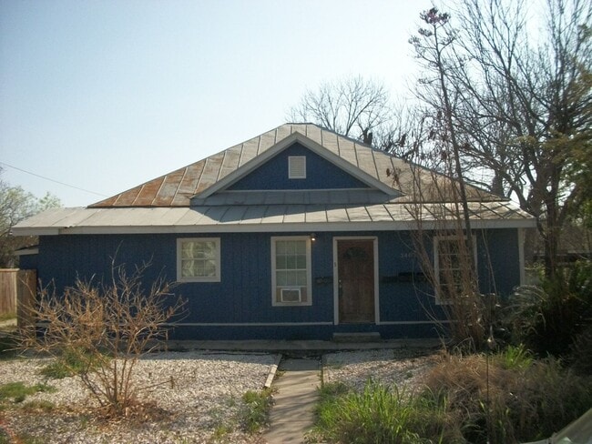 Building Photo - GREAT RENTAL NEAR DOWNTOWN!