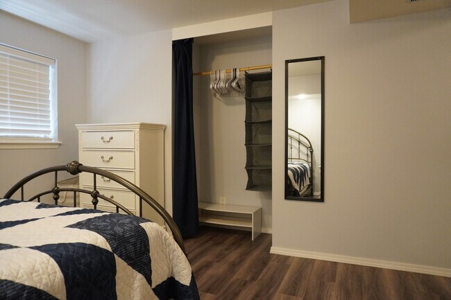 Photo - 250 Medford Dr