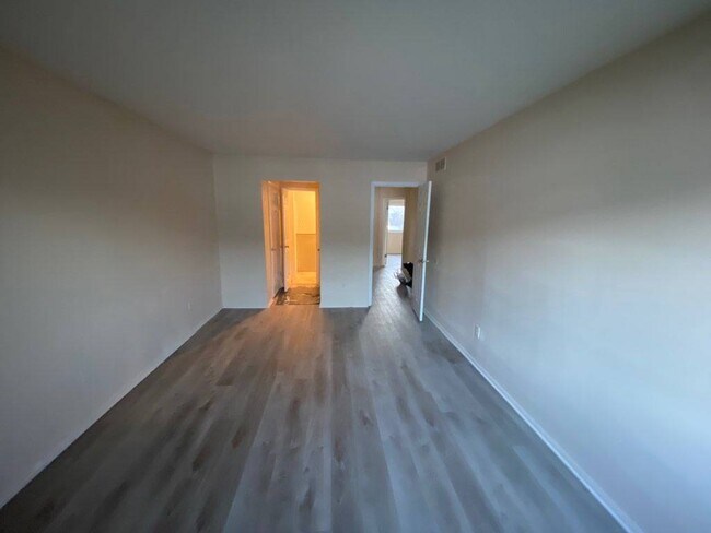 Photo - 14 Tarragon Dr Townhome