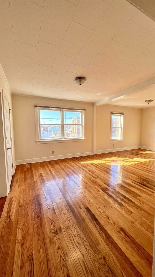 Building Photo - 45 Slater St Unit 1