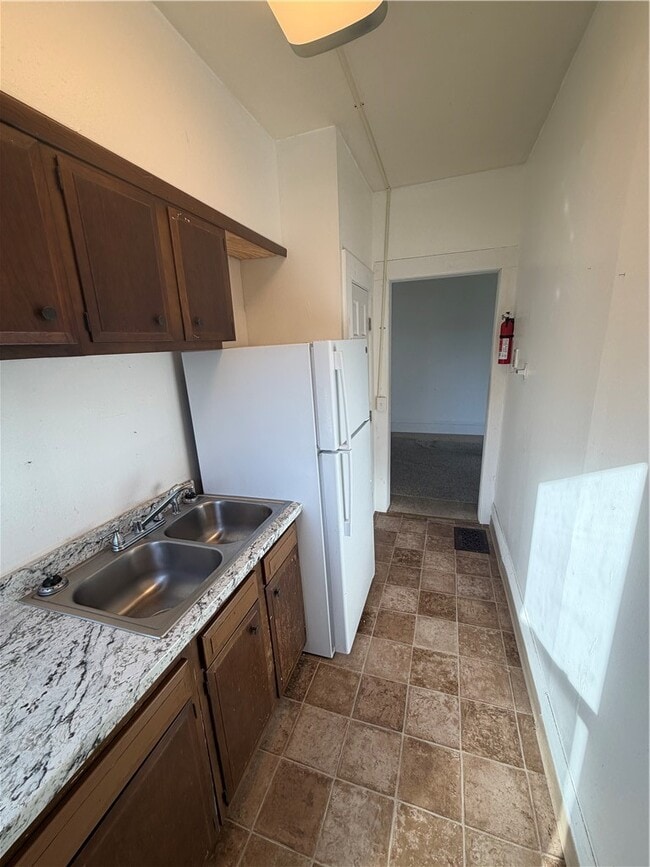 Photo - 1056 Walnut St