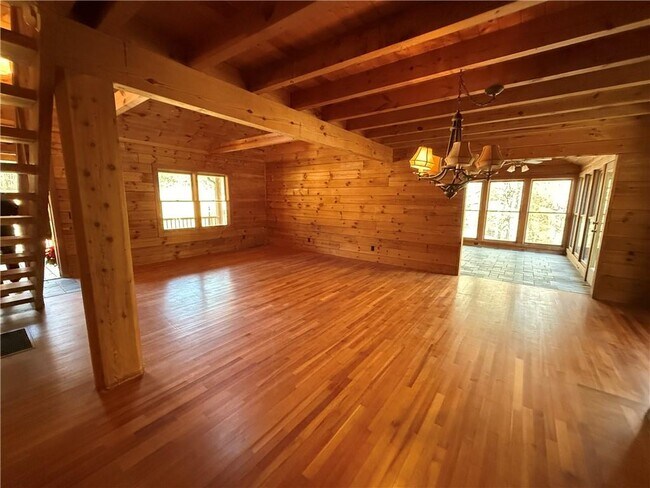 Photo - 2405 Mountain Rd