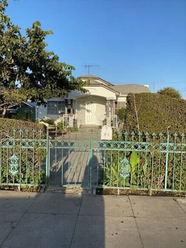 Photo - 5758 11th Ave