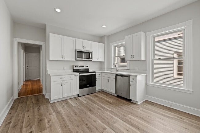 Photo - 16 Leslie St Unit 2