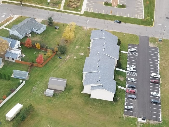 Photo - Meadowbrook Apartments