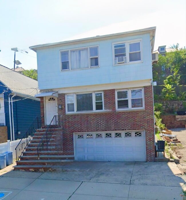 Building Photo - 602 Liberty Ave Rental