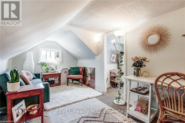 Photo - 5 Linwood St