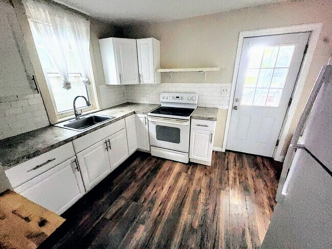 Kitchen - 529 S Main St Unidad 531