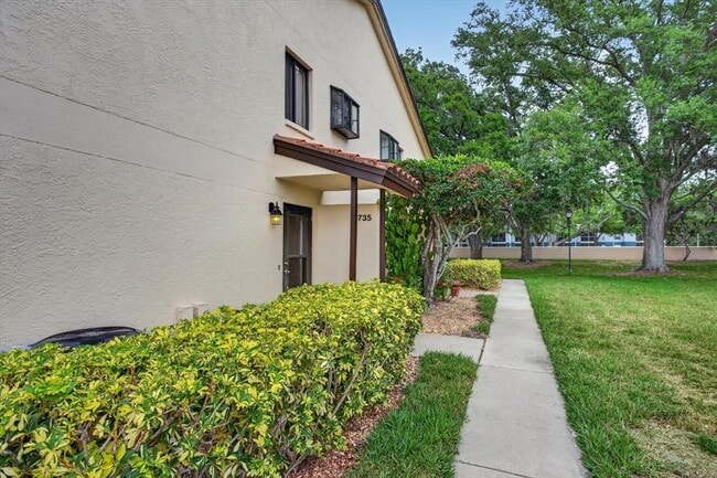 Building Photo - 5735 Gardens Dr Unit 5735