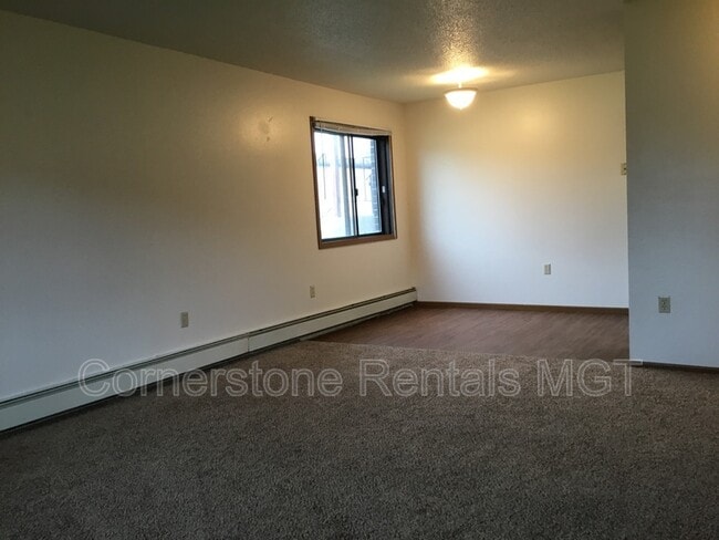 Photo - 1401 12th St E