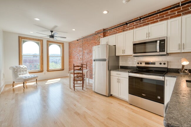 Photo - 11 Main St Apartment Unit 305