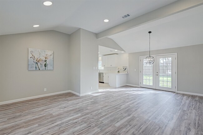 Photo - 1914 Lynnview Dr