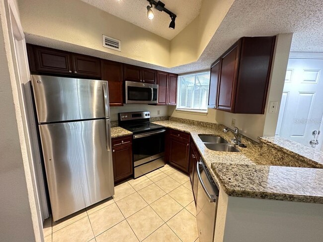 Photo - 1948 Lake Atriums Cir