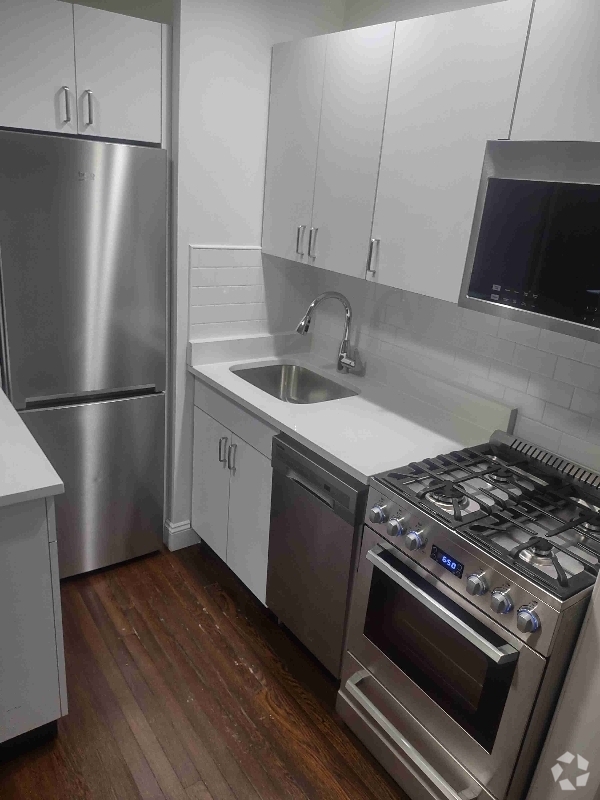 Building Photo - E. 46th St, Lexington Ave Unit 3 Rental