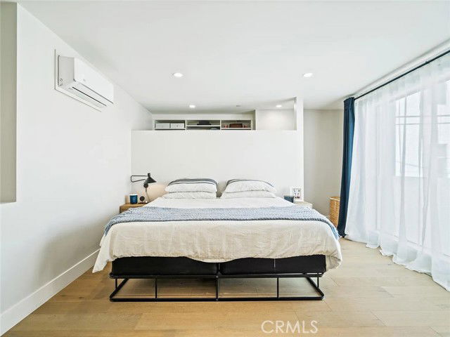 Photo - 811 1/2 North Detroit Street, Los Angeles, CA 90046 - 3 BR 3 BA house