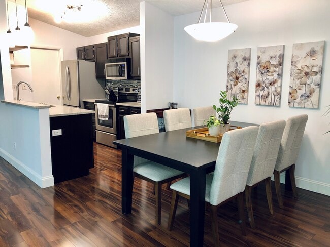 Photo - 8859 Eagleview Dr Unidad 10