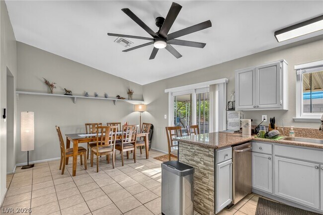 Photo - 3730 Greenwood Dr
