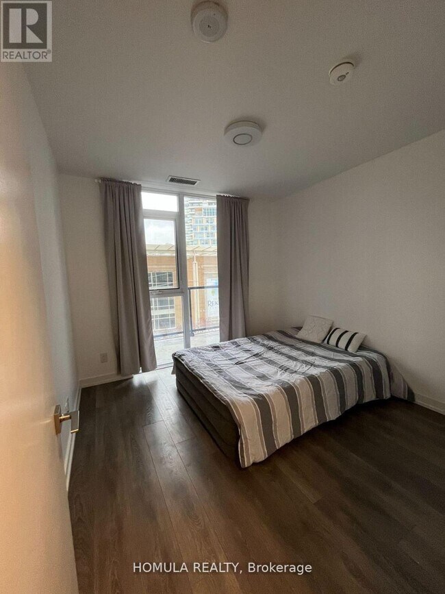 Photo - 159 Wellesley St E Unit 303