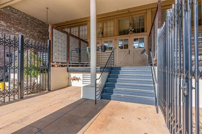413 S Main St Unit 205