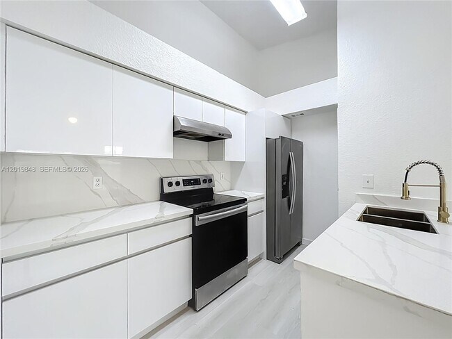 Building Photo - 2225 Metropolitan Way Unit 1225