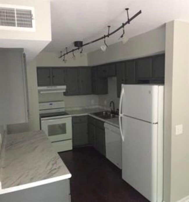 Building Photo - 1414 Bell Trace Dr