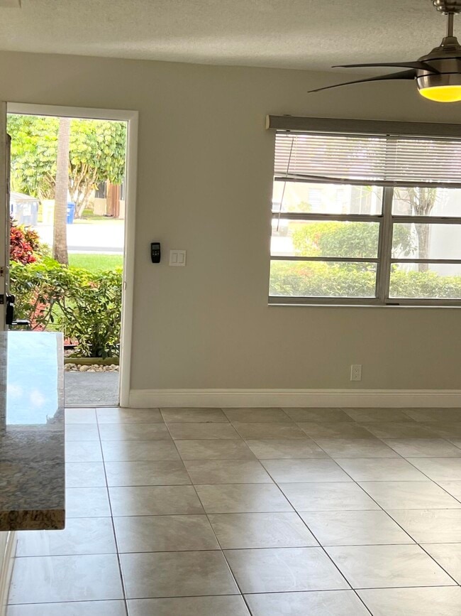 Photo - 150 Burgandy Way Unit D