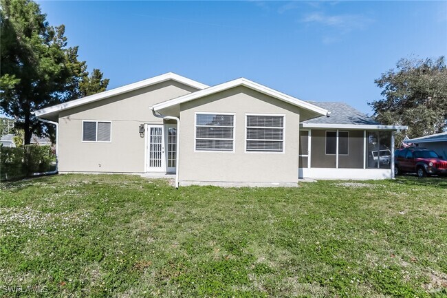 Building Photo - 5487 Kenwood Dr Rental