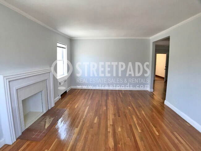 Photo - 1139 Beacon St Unit 6