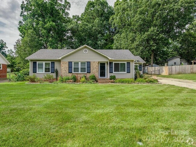 Building Photo - 325 Clearbrook Rd Rental