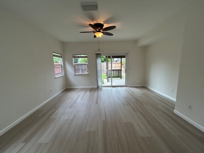 Photo - 2541 Carnival Dr