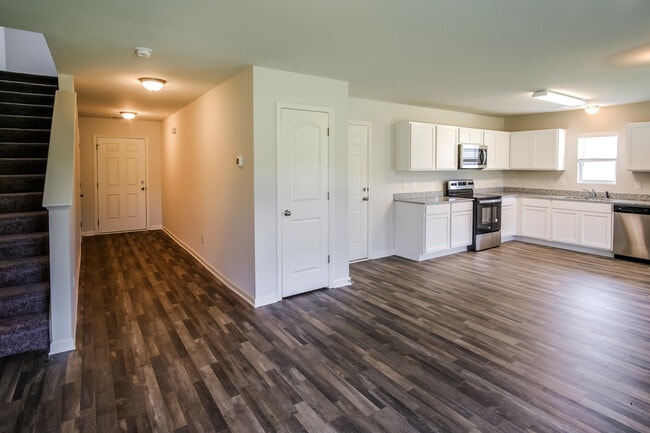 Photo - 866 Nursery Rdg Dr