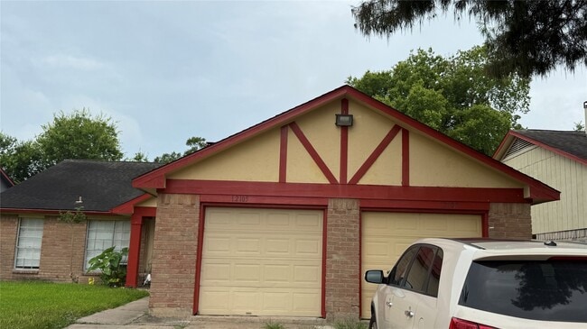 Building Photo - 12107 Tambourine Dr Rental