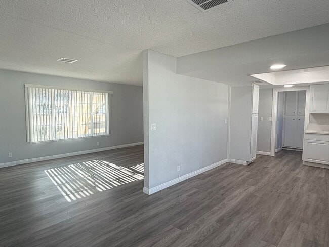 Photo - READY NOW! 3+2